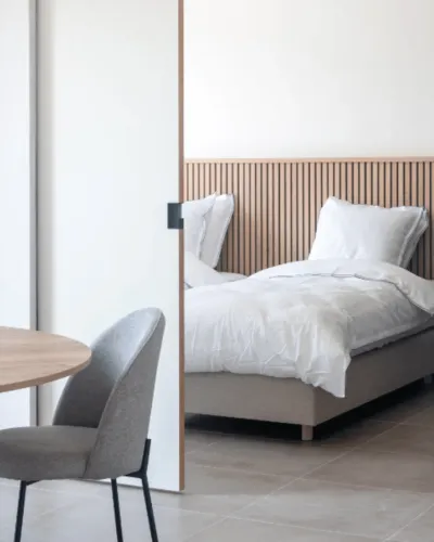 Tweepersoonsappartement - een slaapkamer met 2 eenpersoonsbedden